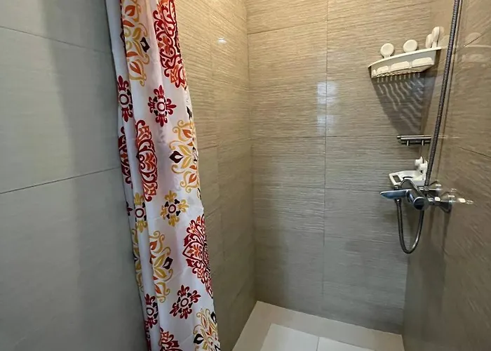 Marvinn's By Lvh - 150 Newport Boulevard, Comfort Studio, Family Studio, Group Studio, Free Wifi And Netflix, Near Naia Apartment *