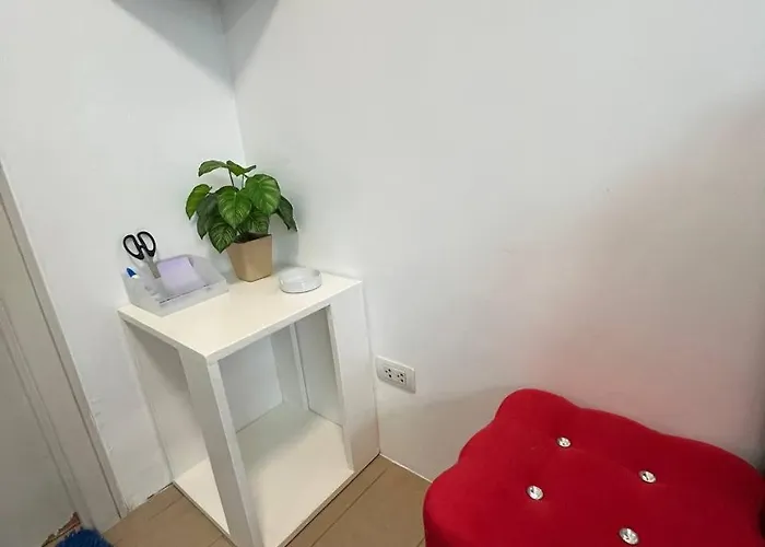 Marvinn's By Lvh - 150 Newport Boulevard, Comfort Studio, Family Studio, Group Studio, Free Wifi And Netflix, Near Naia Apartment