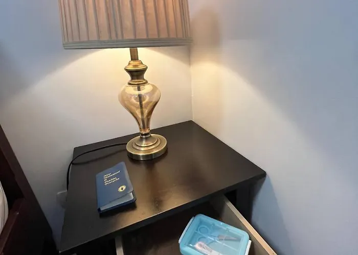 Marvinn's By Lvh - 150 Newport Boulevard, Comfort Studio, Family Studio, Group Studio, Free Wifi And Netflix, Near Naia Apartment *