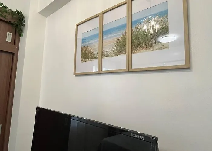 Marvinn's By Lvh - 150 Newport Boulevard, Comfort Studio, Family Studio, Group Studio, Free Wifi And Netflix, Near Naia Manila