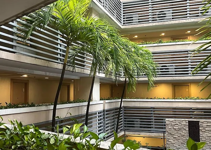Marvinn's By Lvh - 150 Newport Boulevard, Comfort Studio, Family Studio, Group Studio, Free Wifi And Netflix, Near Naia Manila