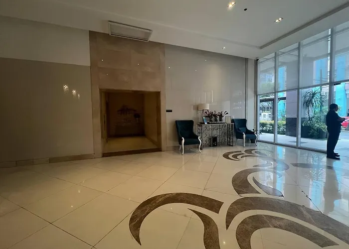 Marvinn's By Lvh - 150 Newport Boulevard, Comfort Studio, Family Studio, Group Studio, Free Wifi And Netflix, Near Naia Apartment *