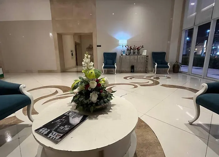 Marvinn's By Lvh - 150 Newport Boulevard, Comfort Studio, Family Studio, Group Studio, Free Wifi And Netflix, Near Naia Apartment *