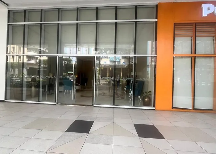 Marvinn's By Lvh - 150 Newport Boulevard, Comfort Studio, Family Studio, Group Studio, Free Wifi And Netflix, Near Naia Apartment *