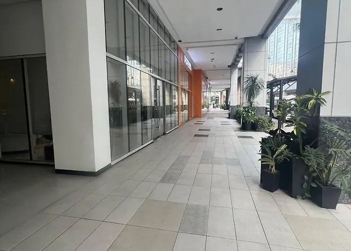 Apartment Marvinn's By Lvh - 150 Newport Boulevard, Comfort Studio, Family Studio, Group Studio, Free Wifi And Netflix, Near Naia *
