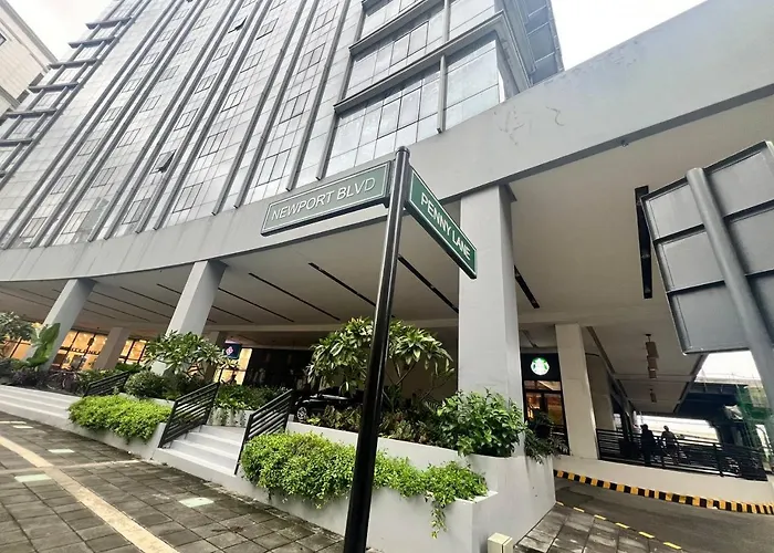 Apartment Marvinn's By Lvh - 150 Newport Boulevard, Comfort Studio, Family Studio, Group Studio, Free Wifi And Netflix, Near Naia Manila