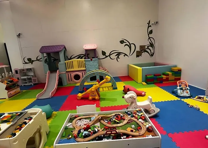 Apartment Marvinn's By Lvh - 150 Newport Boulevard, Comfort Studio, Family Studio, Group Studio, Free Wifi And Netflix, Near Naia Manila