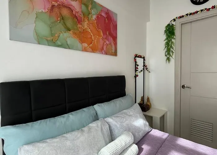 Apartment Marvinn's By Lvh - 150 Newport Boulevard, Comfort Studio, Family Studio, Group Studio, Free Wifi And Netflix, Near Naia Manila
